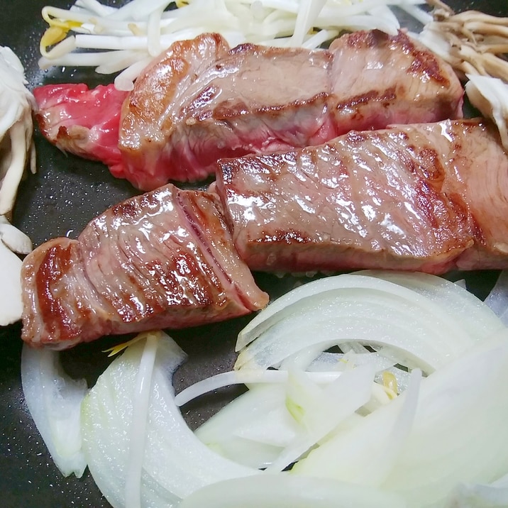 厚切りステーキ ホットプレートで厚切りステーキ レシピ 作り方 By Love Meats 楽天レシピ 厚切りステーキ ホットプレートで厚切りステーキ レシピ 作り方 By Love Meats 楽天レシピ